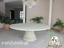 Runder Tisch aus Sandstein